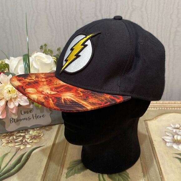 DC Comics Originals The Flash Wool Blend SnapBack Cap Hat One Size - Picture 1 of 12